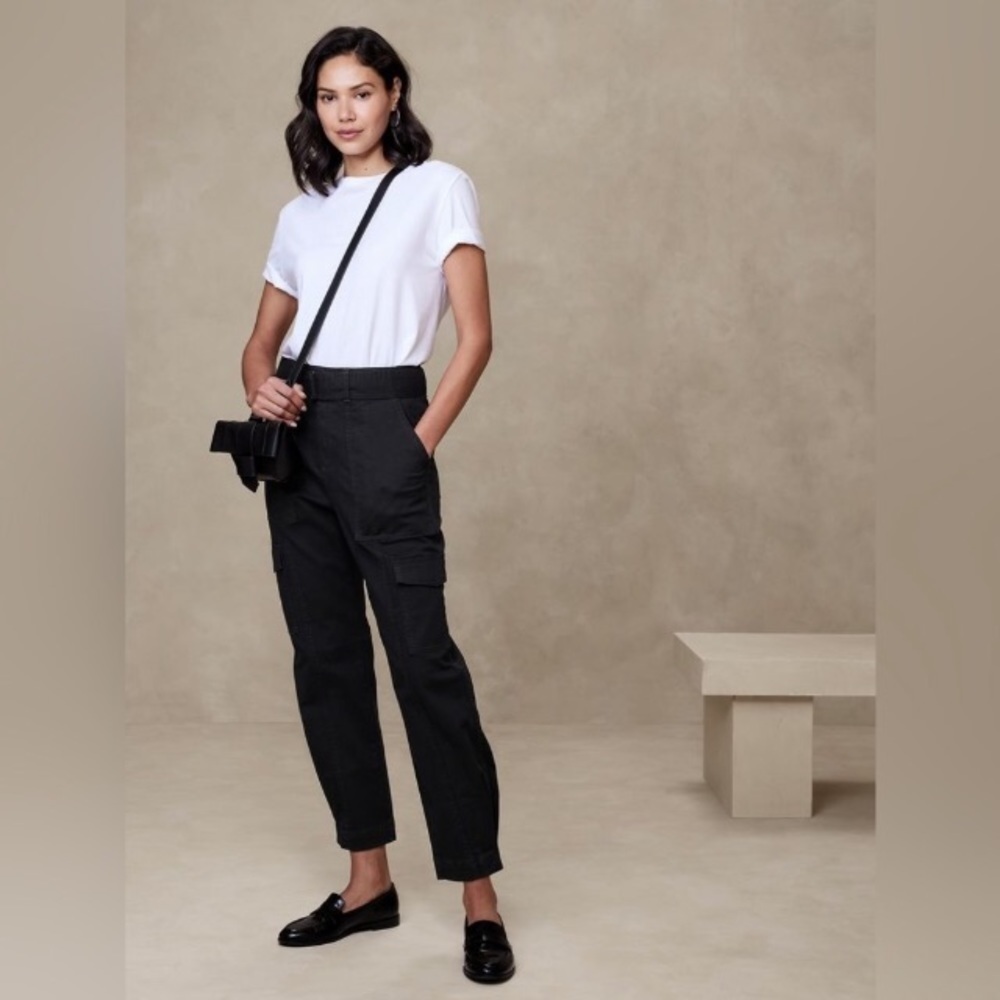 NWT! Banana Republic Black High-Rise Utility Cargo Pant - Multiple Sizes 🩷